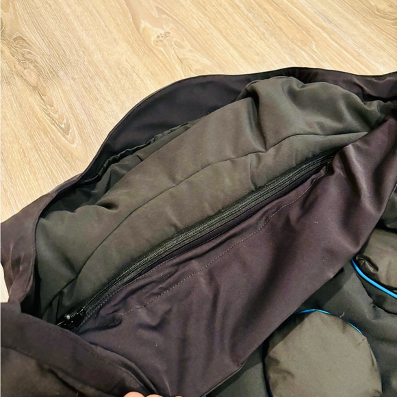 Helly Hansen Ski Jacket - Picture 16 of 16